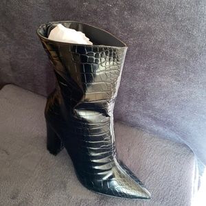 Alligator boots - black